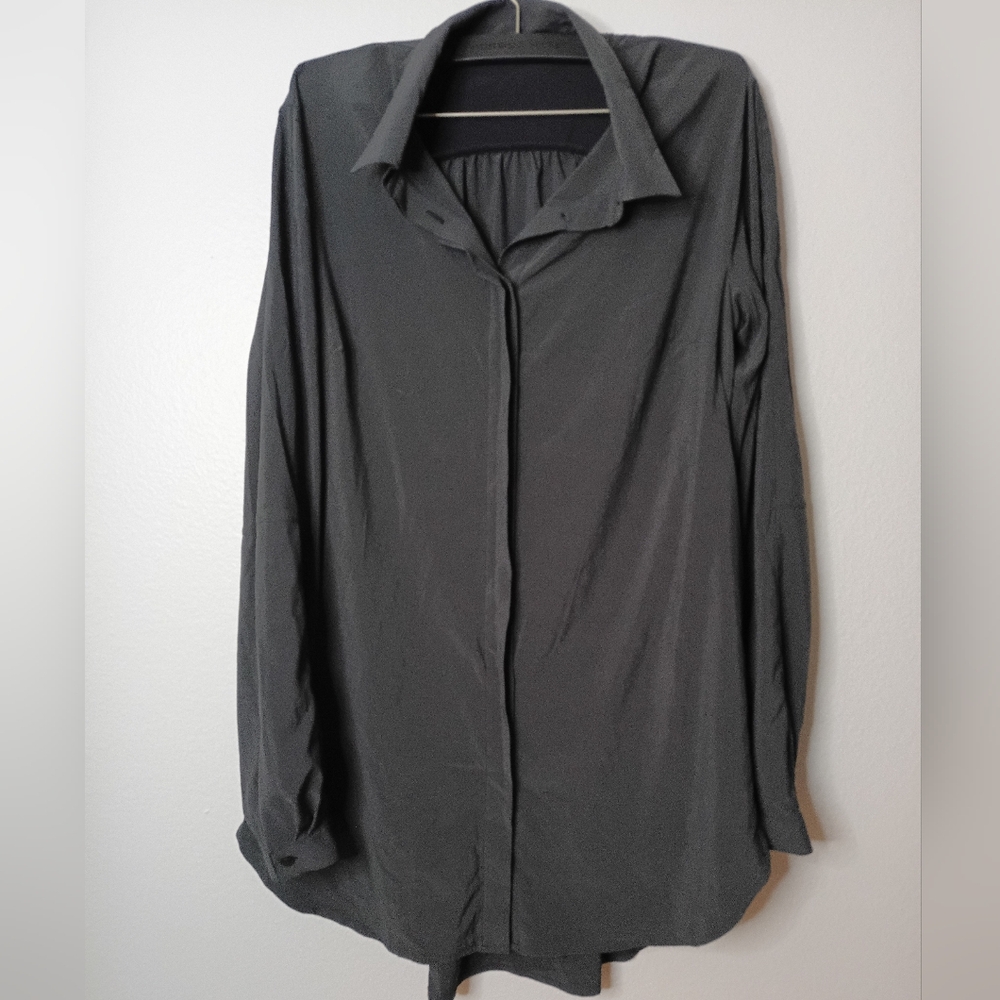 Lululemon On the Move Gray Button Down Long Sleeve Blouse - Picture 2 of 12